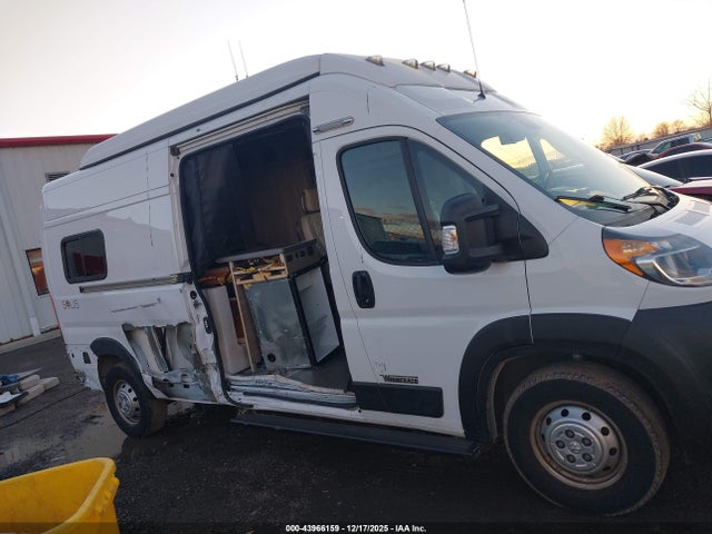 3C6LRVDG1ME555325 Winnebago But59p Solis