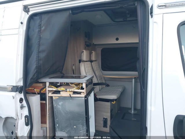 3C6LRVDG1ME555325 Winnebago But59p Solis