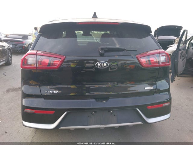 KNDCB3LC2J5203569 KIA NIRO LX