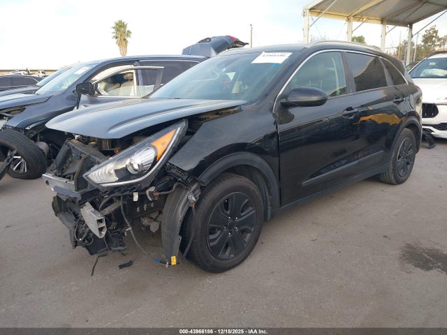 KNDCB3LC2J5203569 KIA NIRO LX