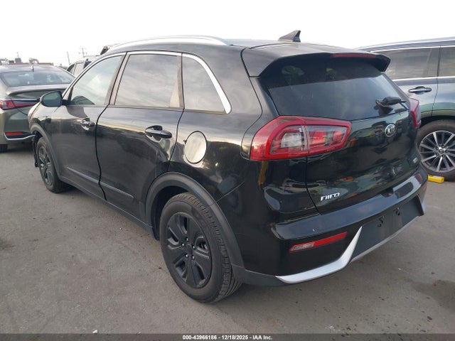 KNDCB3LC2J5203569 KIA NIRO LX