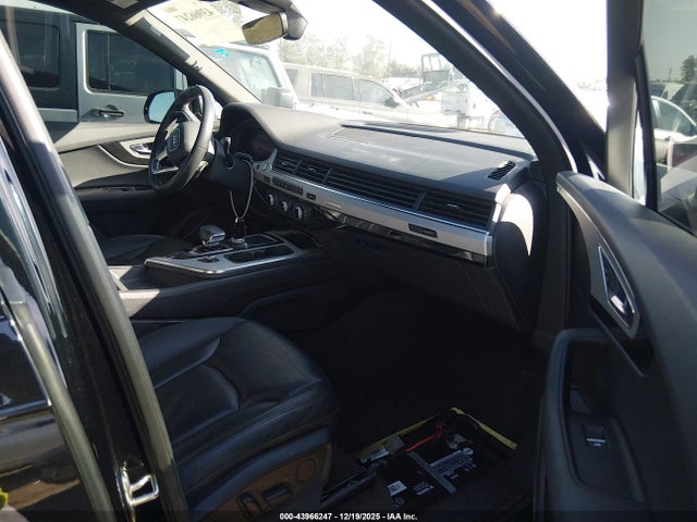 2019 AUDI Q7 WA1AHAF73KD045575 Photo 4