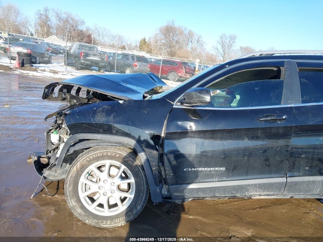 Jeep Cherokee Latitude 4x4 2017 1C4PJMCS2HW620874 Image 6
