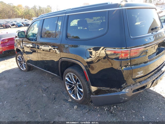 2022 JEEP WAGONEER 1C4SJVDT6NS104205 Photo 2