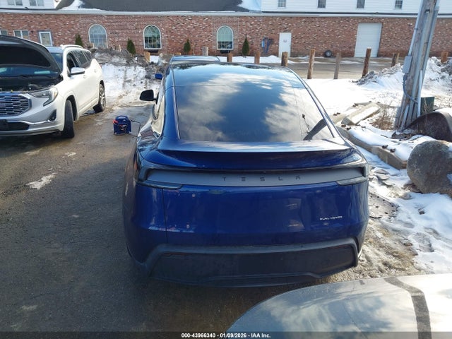 7SAYGDEE5TF421800 Tesla Model Y Long Range Launch Series/premium All-wheel Drive