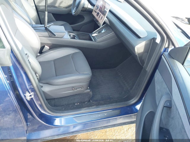 7SAYGDEE5TF421800 Tesla Model Y Long Range Launch Series/premium All-wheel Drive