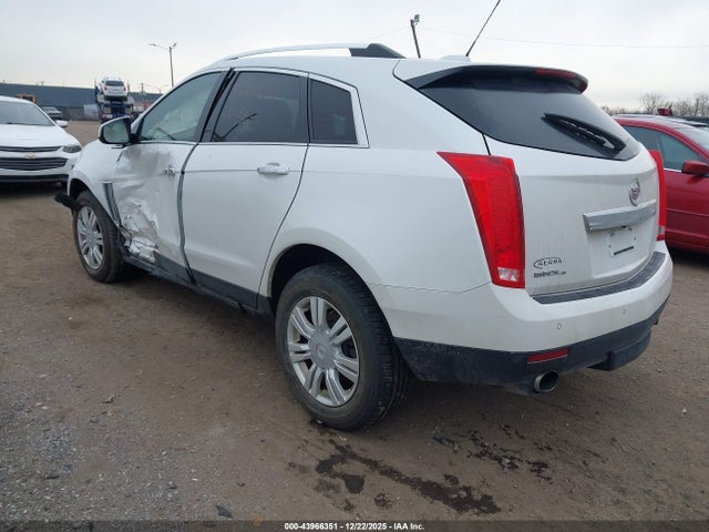 2015 CADILLAC SRX 3GYFNEE36FS619984 Photo 2