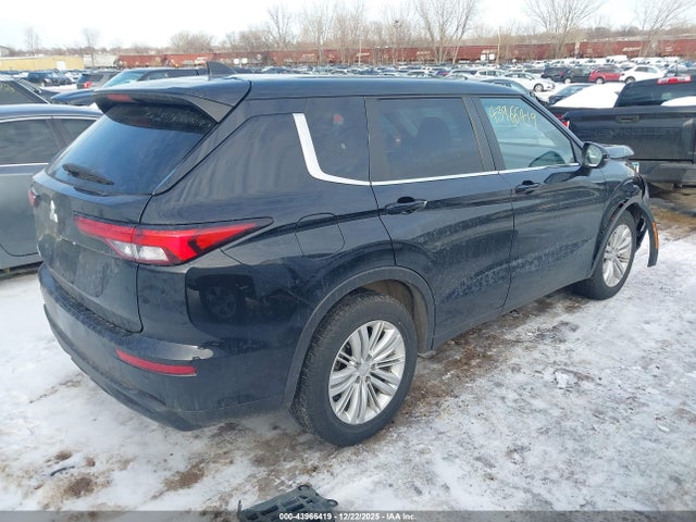 2022 MITSUBISHI OUTLANDER JA4J4TA8XNZ041473 Photo 3