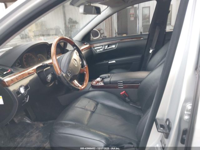 2009 MERCEDES-BENZ S 550 WDDNG71XX9A241468 Photo 4