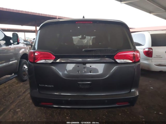 Chrysler Voyager 2021 2C4RC1DG8MR568388 Image 16