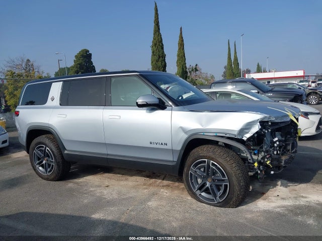 Rivian R1s 2026 7PDSGGBA6TN080102 Image 14