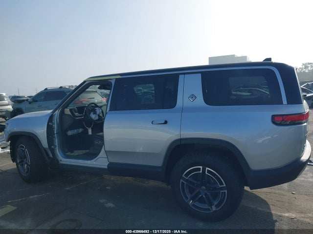 Rivian R1s 2026 7PDSGGBA6TN080102 Image 15