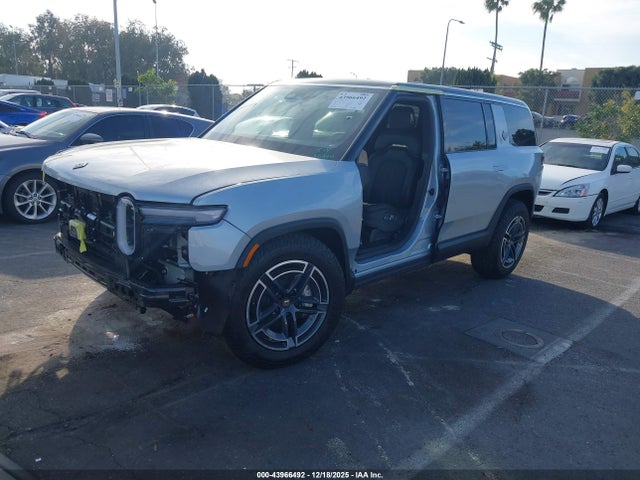 Rivian R1s 2026 7PDSGGBA6TN080102 Image 2
