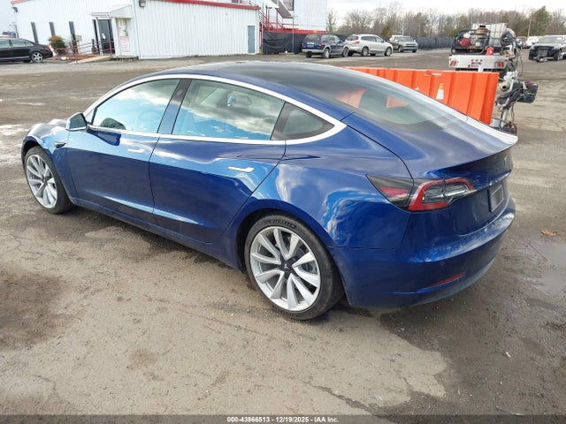 2019 TESLA MODEL 3 5YJ3E1EB0KF408596 Photo 2