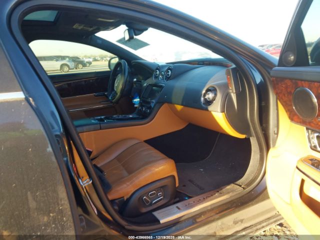 2015 JAGUAR XJ SAJWA1CZ5F8V80994 Photo 4