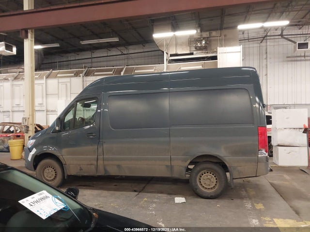 WD4PF0CD3KP053299 Mercedes-Benz Sprinter 2500 Standard Roof V6