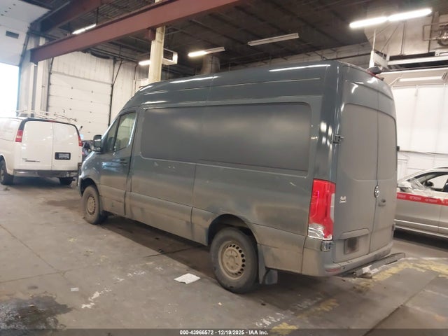 WD4PF0CD3KP053299 Mercedes-Benz Sprinter 2500 Standard Roof V6