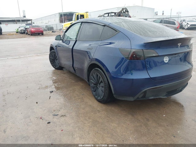 2024 TESLA MODEL Y 7SAYGDED7RF045844 Photo 2