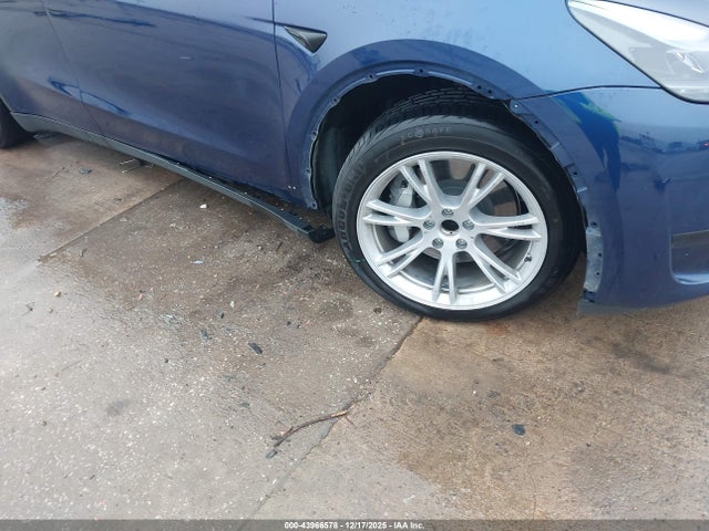 2024 TESLA MODEL Y 7SAYGDED7RF045844 Photo 5