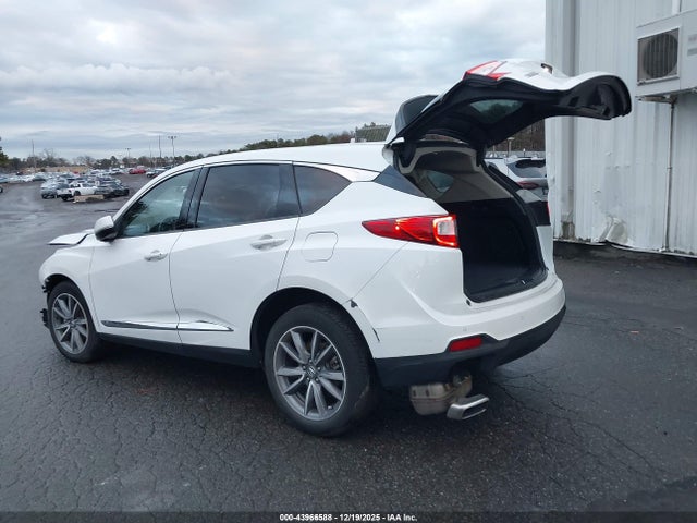 2022 ACURA RDX 5J8TC2H5XNL005567 Photo 2