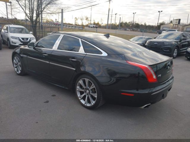 2015 JAGUAR XJ SAJWJ1CD5F8V83799 Photo 2