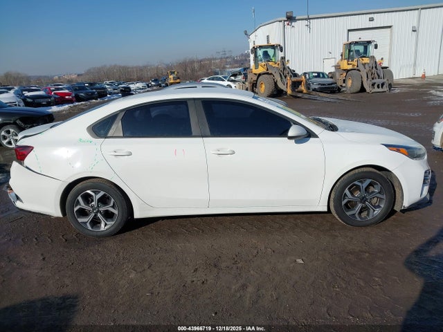 3KPF24AD1LE174538 KIA Forte Lxs