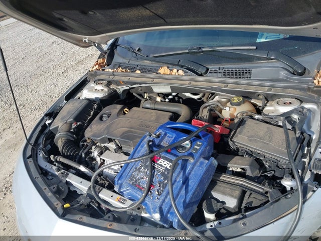 1G1ZD5STXJF265760 Chevrolet MALIBU LT