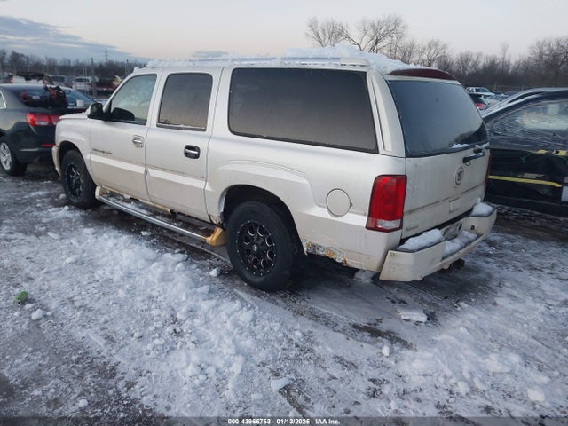 2004 CADILLAC ESCALADE ESV 3GYFK66NX4G239884 Photo 2