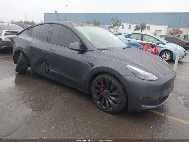 2023 TESLA MODEL Y 7SAYGDEF5PF947682 Photo 0