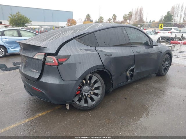 2023 TESLA MODEL Y 7SAYGDEF5PF947682 Photo 3