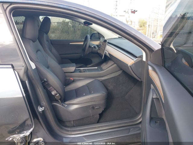 2023 TESLA MODEL Y 7SAYGDEF5PF947682 Photo 4