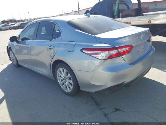 2020 TOYOTA CAMRY 4T1C11BKXLU010395 Photo 2