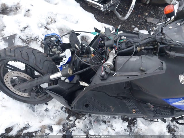 L5YTCLFE3R1114566 Znen Scooter