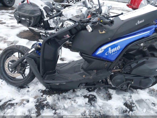 L5YTCLFE3R1114566 Znen Scooter