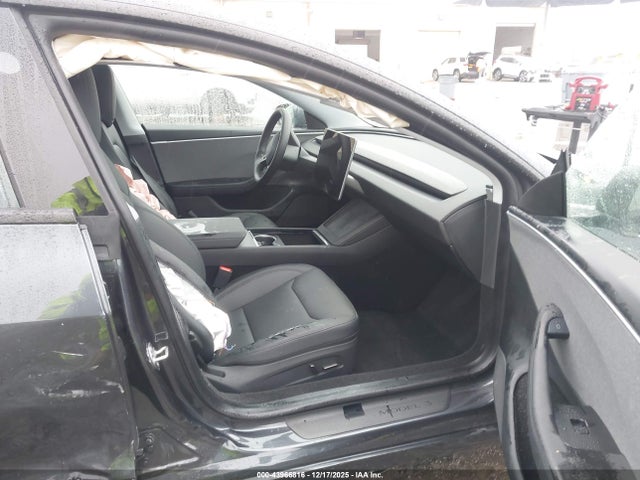 2025 TESLA MODEL 3 5YJ3E1EA1SF039495 Photo 4