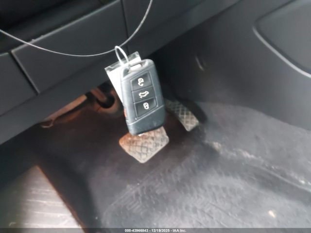 2018 VOLKSWAGEN ATLAS 1V2KR2CA6JC532270 Photo 10