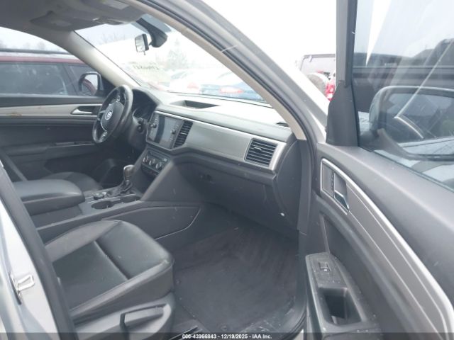 2018 VOLKSWAGEN ATLAS 1V2KR2CA6JC532270 Photo 4