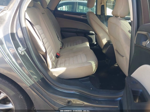 Ford FUSION S 2017 3FA6P0G70HR109682 Image 8