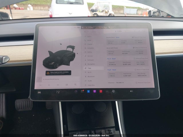 Tesla Model 3 Long Range/mid Range 2018 5YJ3E1EA2JF040847 Image 18