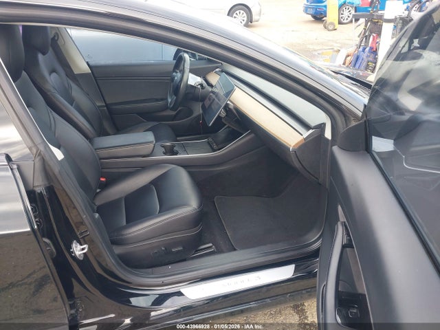 2018 TESLA MODEL 3 5YJ3E1EA2JF040847 Photo 4