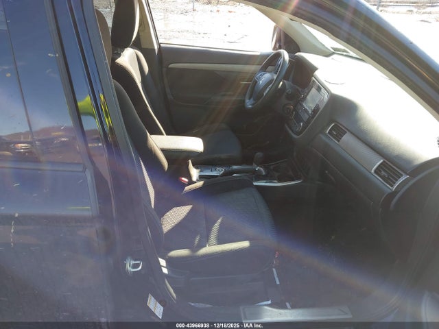 2018 MITSUBISHI OUTLANDER JA4AZ3A31JJ002737 Photo 4