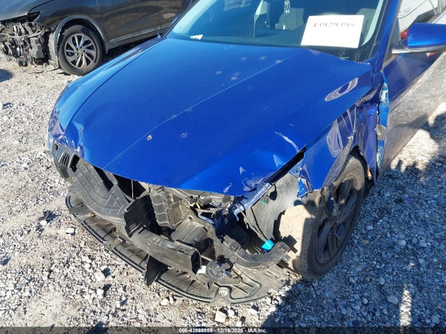 5NPLS4AG0MH033695 Hyundai ELANTRA SEL