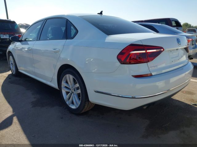 2019 VOLKSWAGEN PASSAT 1VWLA7A33KC000732 Photo 2