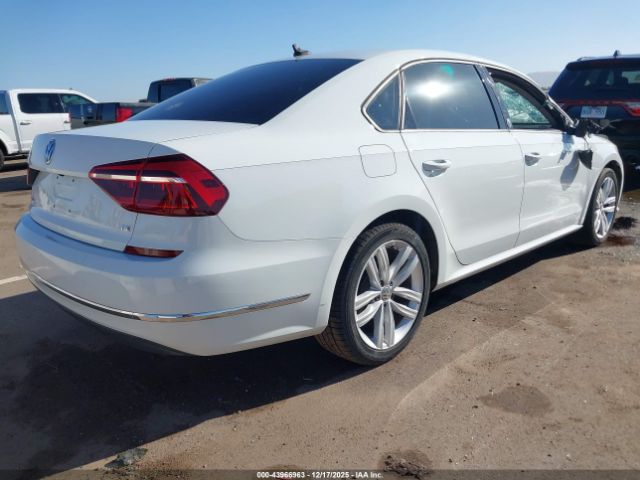 2019 VOLKSWAGEN PASSAT 1VWLA7A33KC000732 Photo 3