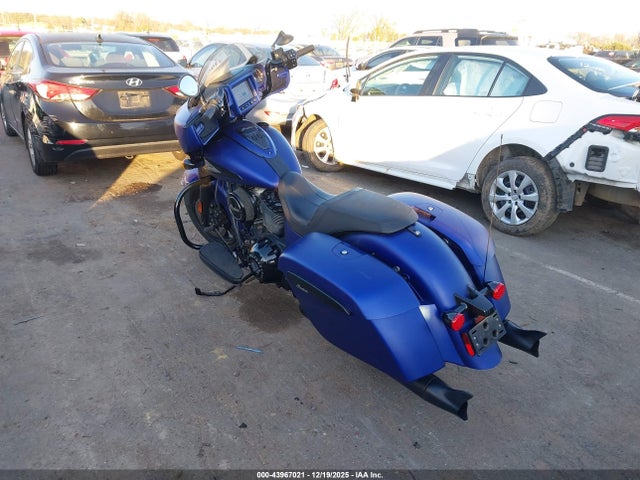 2023 INDIAN MOTORCYCLE CO. CHIEFTAIN 56KTCDBB0P3409483 Photo 2