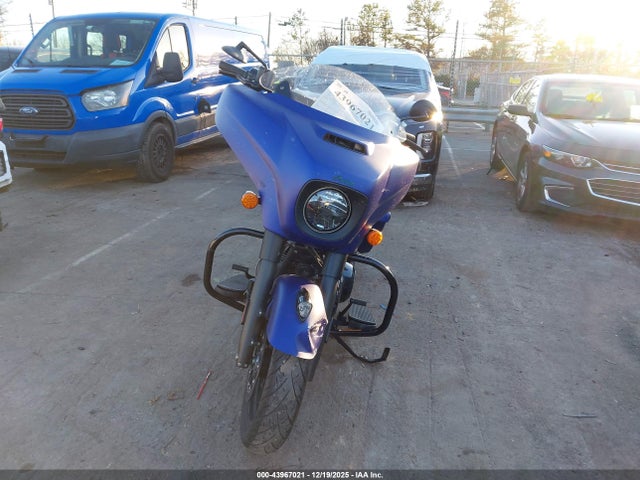 2023 INDIAN MOTORCYCLE CO. CHIEFTAIN 56KTCDBB0P3409483 Photo 4