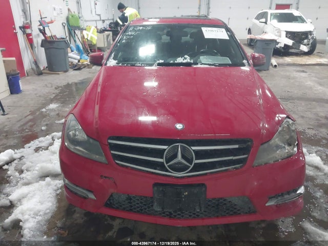2014 Mercedes-benz C 300 Sport 4matic მანქანა იყიდება აუქციონზე, vin: WDDGF8ABXER314615, აუქციონის ნომერი: 43967174