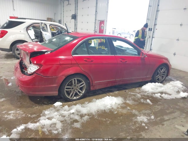 2014 Mercedes-benz C 300 Sport 4matic მანქანა იყიდება აუქციონზე, vin: WDDGF8ABXER314615, აუქციონის ნომერი: 43967174