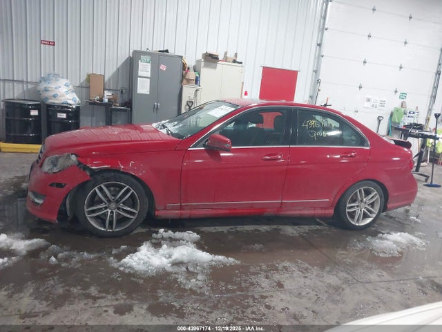 2014 Mercedes-benz C 300 Sport 4matic მანქანა იყიდება აუქციონზე, vin: WDDGF8ABXER314615, აუქციონის ნომერი: 43967174