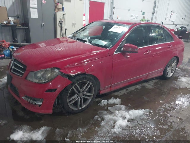 2014 Mercedes-benz C 300 Sport 4matic მანქანა იყიდება აუქციონზე, vin: WDDGF8ABXER314615, აუქციონის ნომერი: 43967174